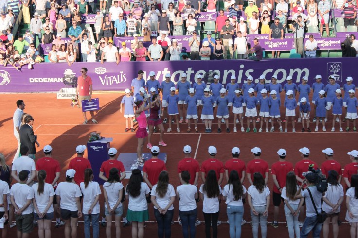 Simona Halep and Roberta Vinci receive their awards