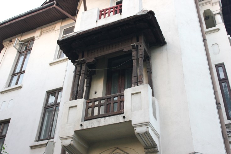 Balcony on Dacia Boulevard 