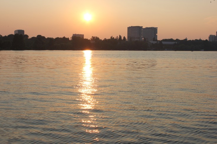 Sunset in Herastrau Park