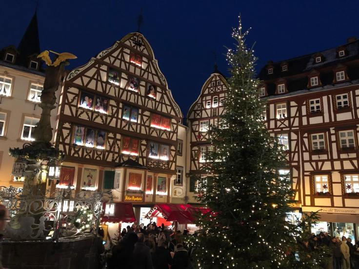 48369874_271541836788196_5287546233949257728_n