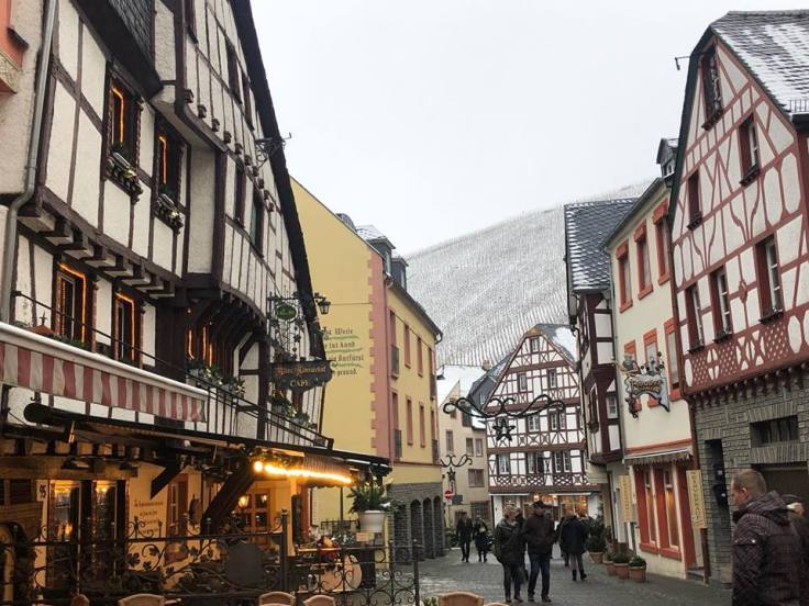 48398675_1962498370713046_8890219017206235136_n